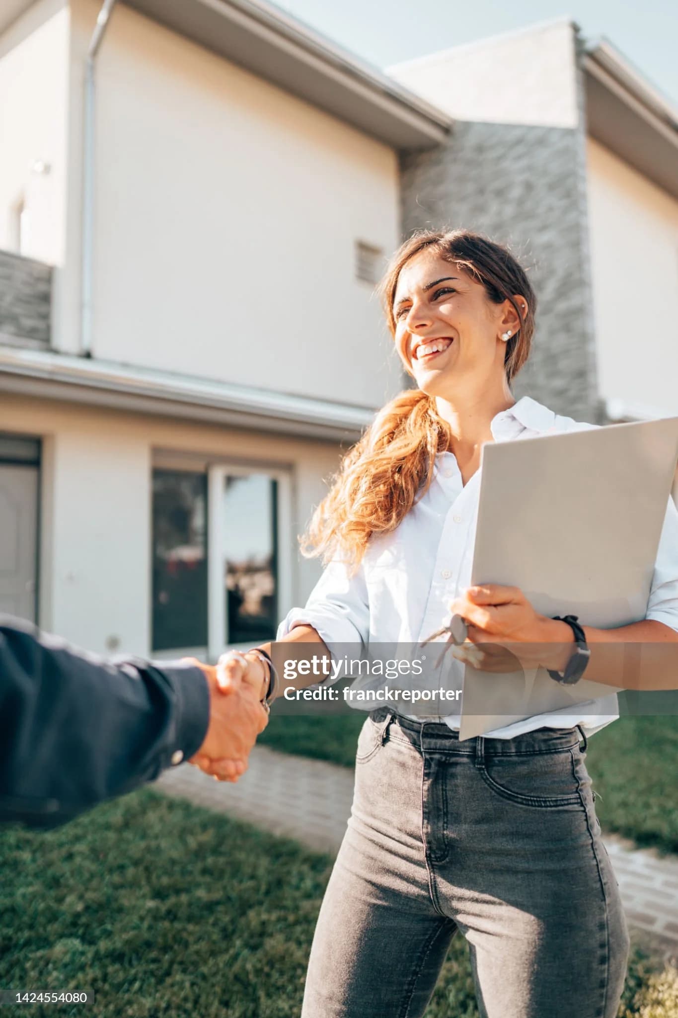 Průměrná mzda dnes koupí víc metrů čtverečních než v roce 2023